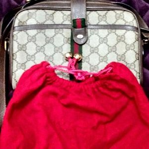 Vintage accessory collection Gucci crossbody bag